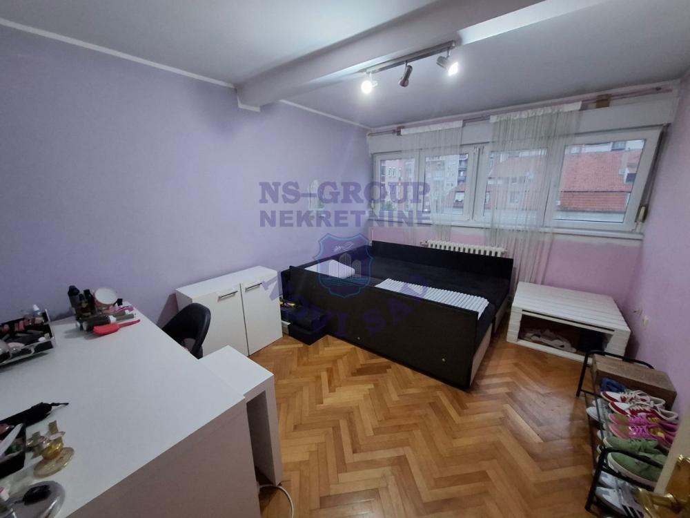 Slika 9 - Odličan četvorosoban stan!